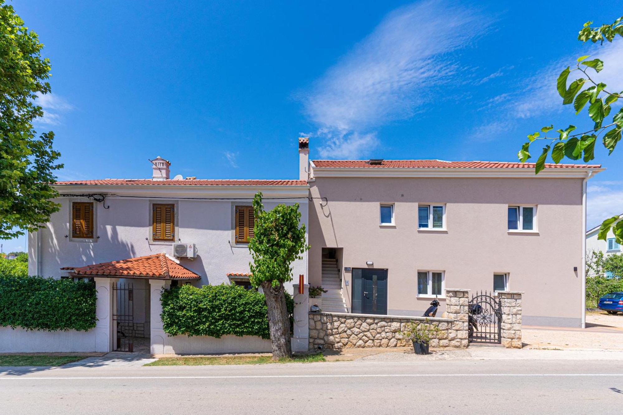 New 4 Star Apartment M&A In Town Cres Exteriör bild